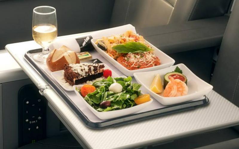 American Airlines food and drinks