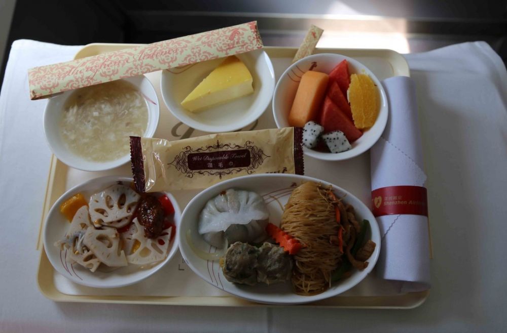 Shenzhen Airlines food and drinks