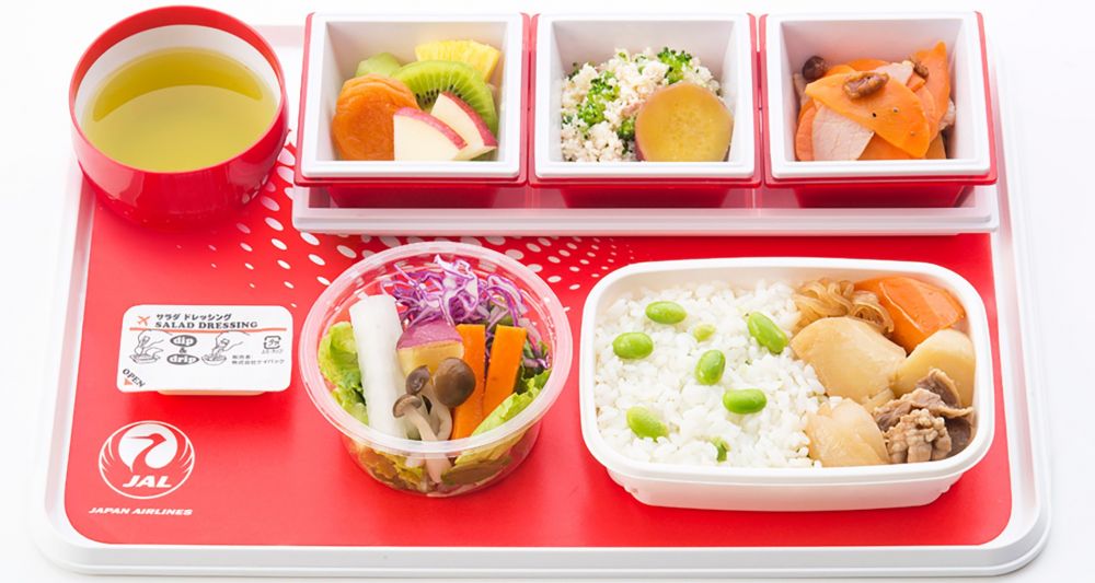 Japan Airlines food and drinks