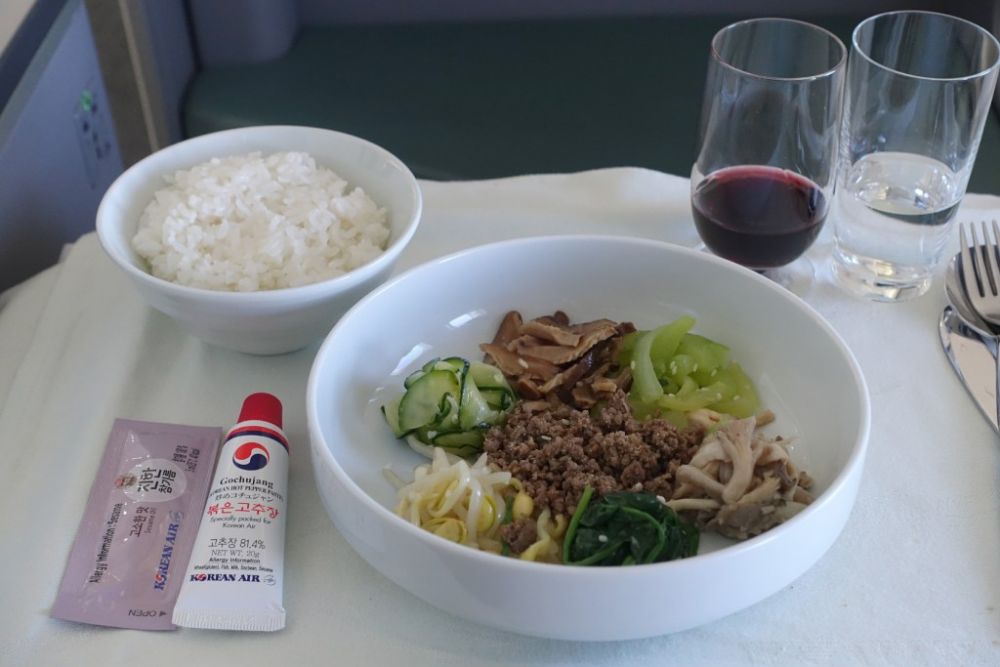 Korean Air food and drinks