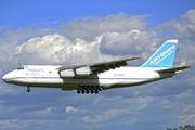 UR-82073